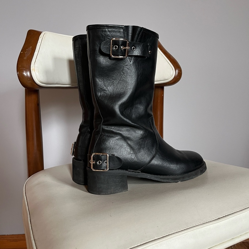 Shop Peche black Tate boots